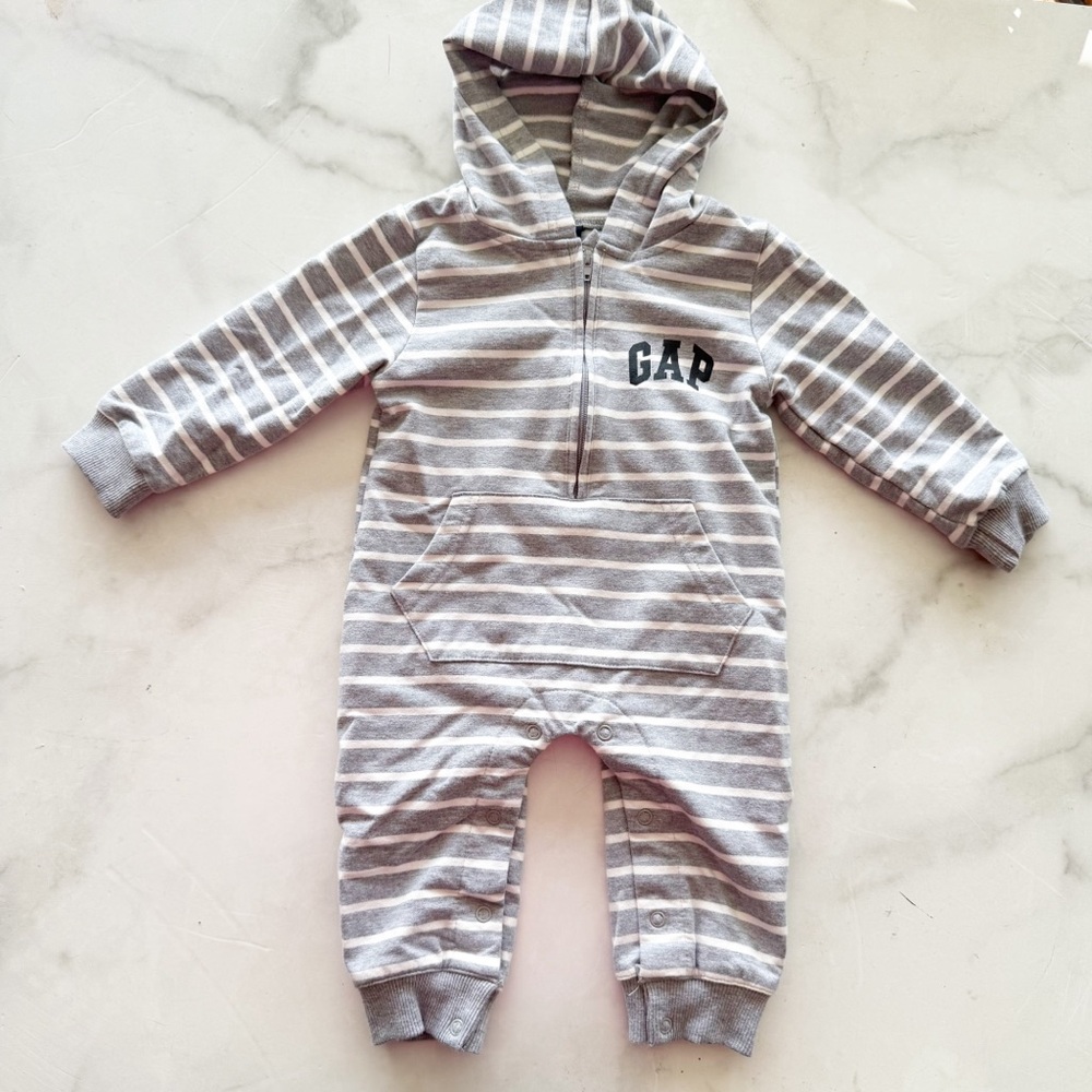 Baby GAP Size 12-18 month Hooded gray striped long sleeve one piece